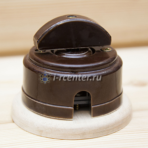 Ретро выключатель, проходной, керамический, коричневый с подрозетником, ручка полумесяц